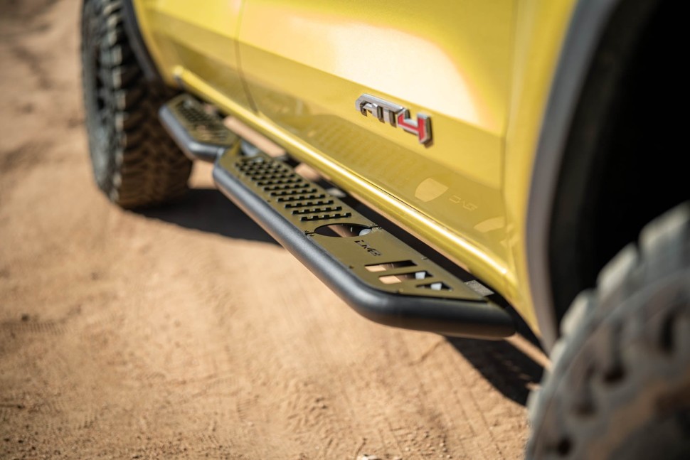 Боковые подножки Chevrolet Colorado/GMC Canyon 23-25 Crew Cab OE Plus DV8 Offroad SRCS3-01