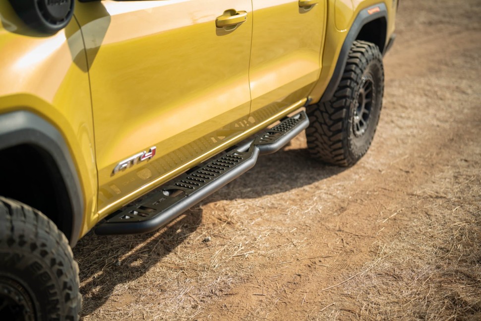 Боковые подножки Chevrolet Colorado/GMC Canyon 23-25 Crew Cab OE Plus DV8 Offroad SRCS3-01