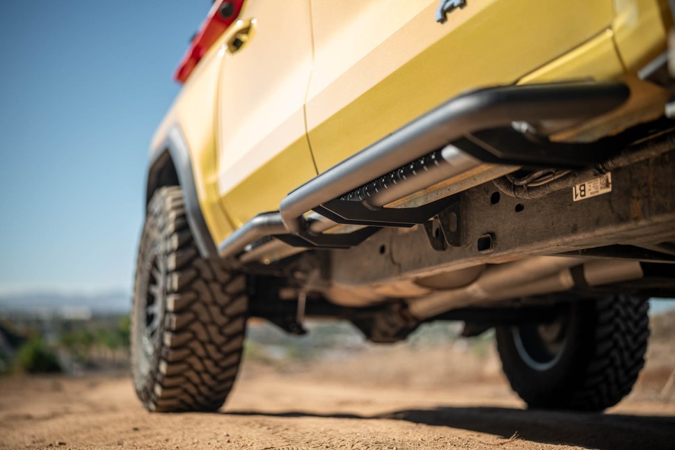 Боковые подножки Chevrolet Colorado/GMC Canyon 23-25 Crew Cab OE Plus DV8 Offroad SRCS3-01