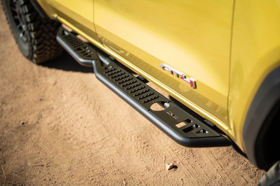 Боковые подножки Chevrolet Colorado/GMC Canyon 23-25 Crew Cab OE Plus DV8 Offroad SRCS3-01