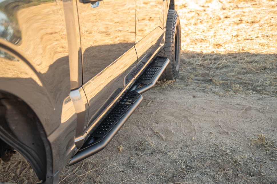 Боковые подножки Ford F-150 15-25 SuperCrew OE Plus DV8 Offroad SRFF1-01
