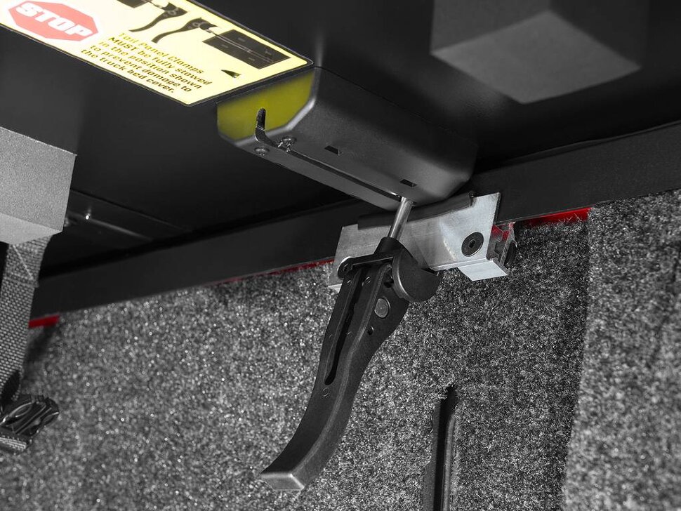 UnderCover TR36010 Triad Hard Folding Tonneau Cover Jeep Gladiator JT 20-25 5'