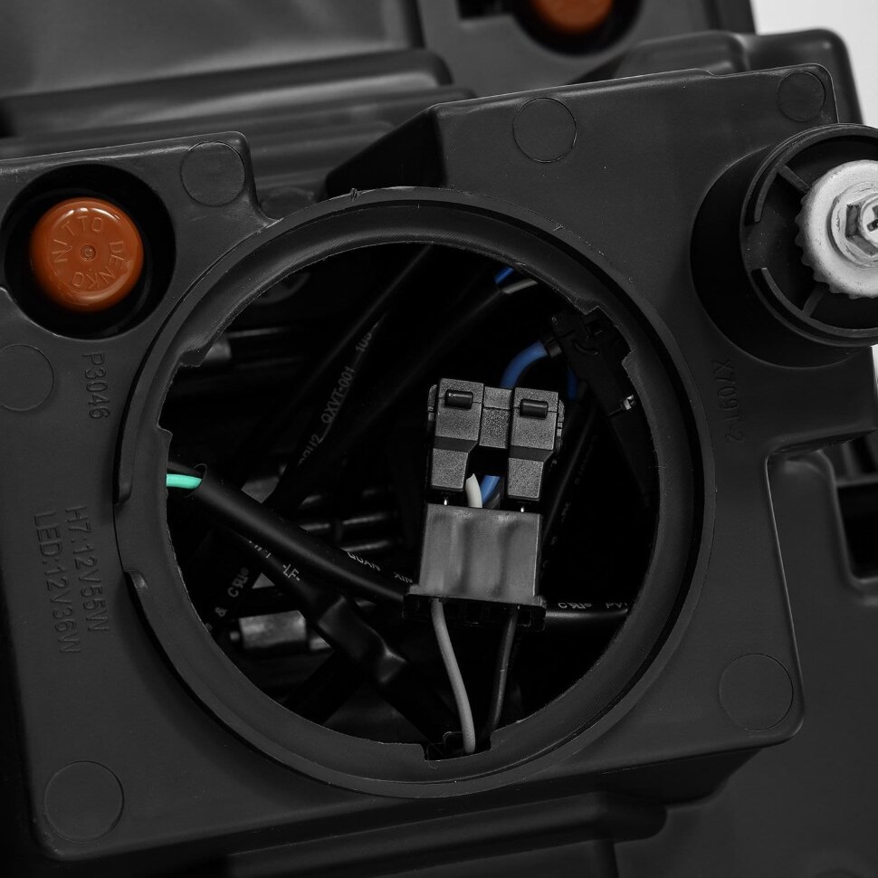 Комплект передніх Led фар GMC Sierra 1500/2500/Sierra 3500 14-18 NOVA-Series AlphaRex 880616