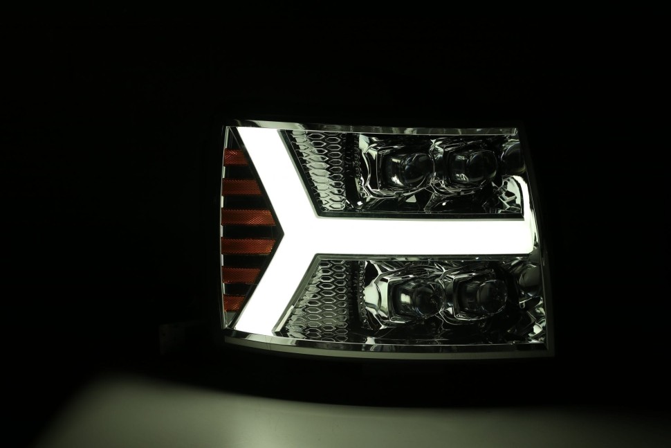 Комплект передних Led фар Chevrolet Silverado 1500/2500/3500 07-14 NOVA-Series AlphaRex 880207