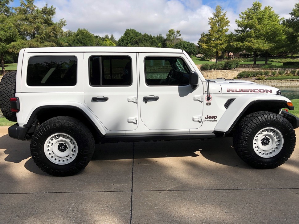 Колісний диск Black Rhino Axle Gloss White 20x9.5 ET-18 2095AXL-85127W71