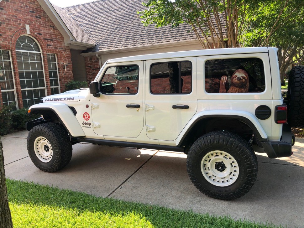 Колісний диск Black Rhino Axle Gloss White 20x9.5 ET-18 2095AXL-85127W71