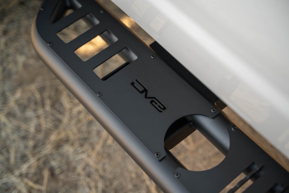 Бічні підніжки Dodge Ram 1500 19-24 Crew Cab OE Plus DV8 Offroad SRDR1-01