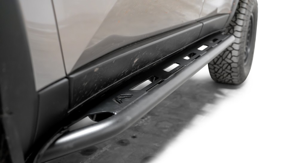 Пороги Rock Sliders Toyota Land Cruiser 250 24-26 Fab Fours TL24-G6750-1