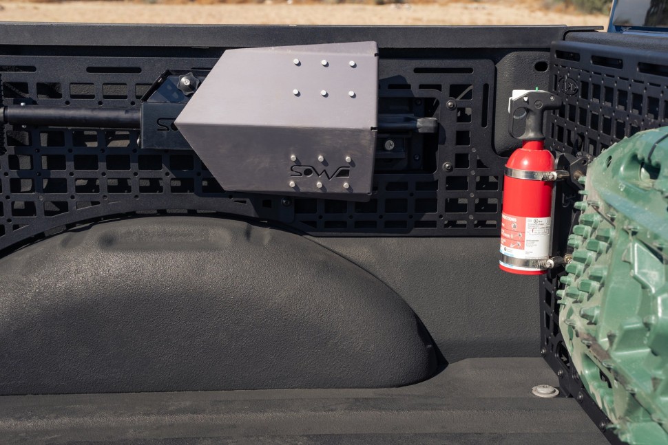 Панель Molle пасажирська сторона Ford F-150 15-20 5'7" Addictive Desert Designs AC1101901NA-P