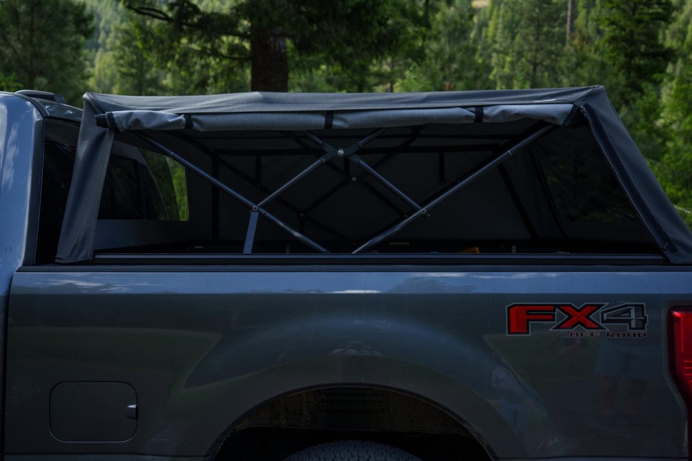 Мягкий кунг Supertop Truck 2 Black Diamond Ford F-250/F-350 17-26 6'9" Bestop 7733435