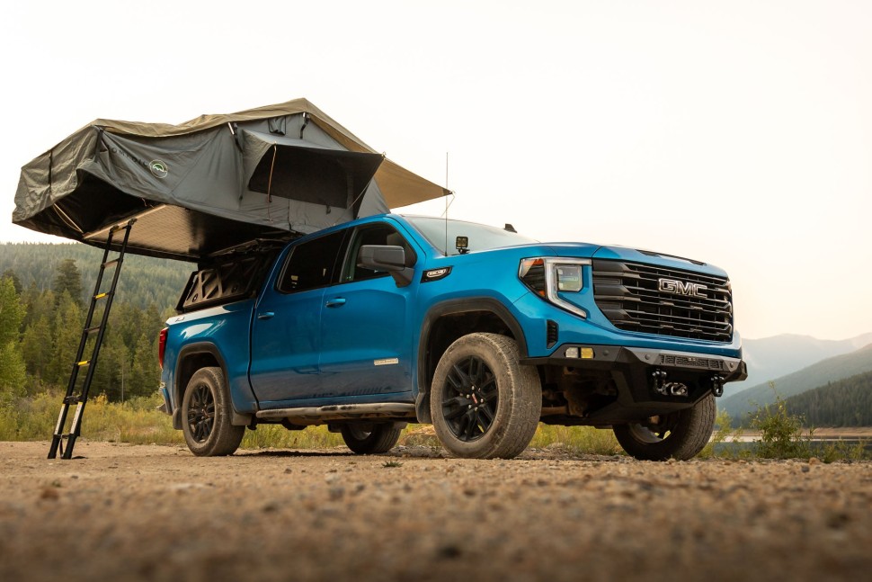 Боковые подножки Chevrolet Silverado/GMC Sierra 1500 19-25 Crew Cab OE Plus DV8 Offroad SRCS1-01