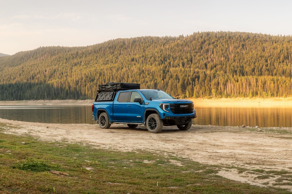 Боковые подножки Chevrolet Silverado/GMC Sierra 1500 19-25 Crew Cab OE Plus DV8 Offroad SRCS1-01