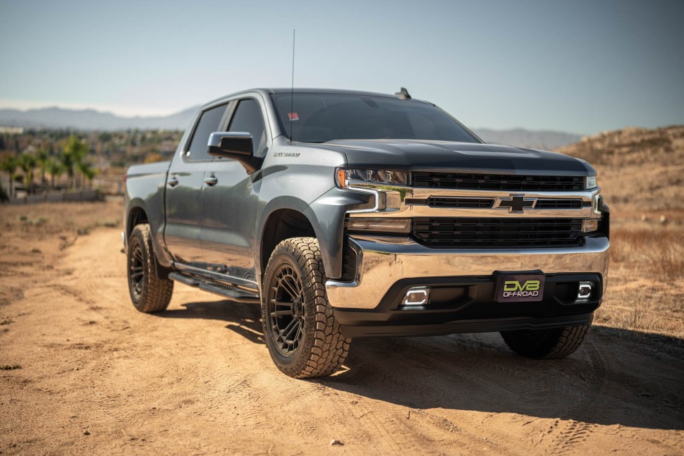 Боковые подножки Chevrolet Silverado/GMC Sierra 1500 19-25 Crew Cab OE Plus DV8 Offroad SRCS1-01