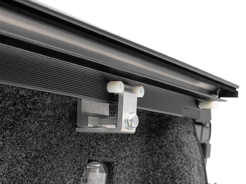 Retrax 60336 ONE MX Manual Retractable Tonneau Cover Ford Ranger 19-23 6'1"