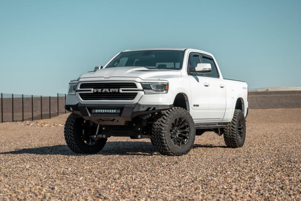 Передний бампер Dodge Ram 1500 19-24 Addictive Desert Designs F550305080103