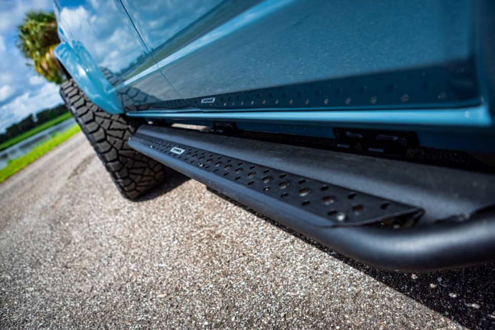 Go Rhino DSS4129T Dominator Xtreme DSS Step System Ford Bronco 21-23 4 Door