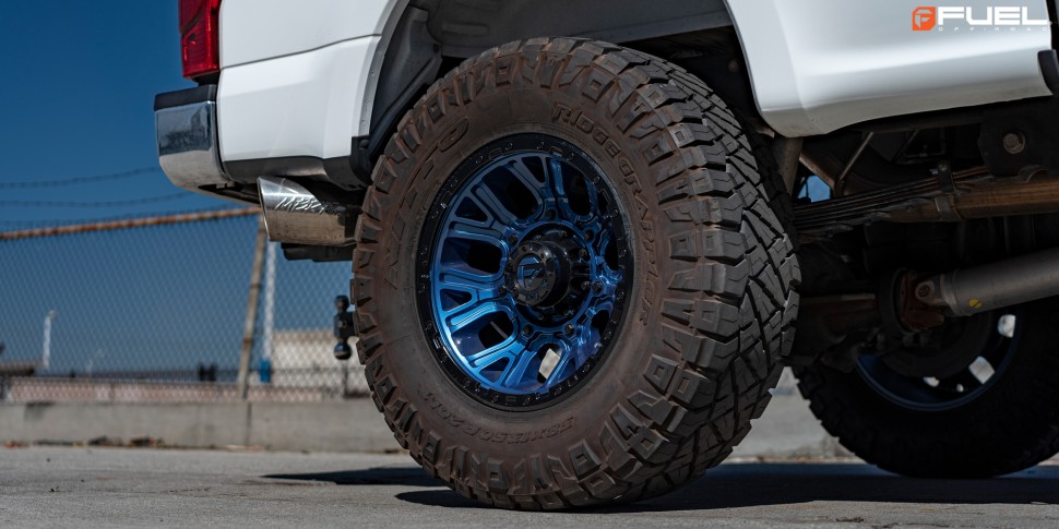 Fuel Off Road D82720008247 Traction Wheel Dark Blue W/Black Ring 20x10 -18