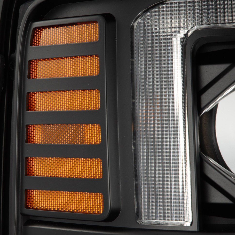 Комплект передних Led фар Ford F-250/F-350/F-450/F-550/Excursion 08-10 LUXX-Series AlphaRex 880312