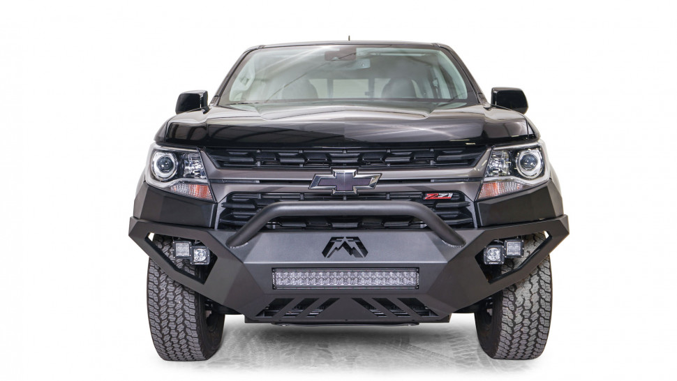 Передний бампер с центральной дугой Vengeance Chevrolet Colorado 21-22 Fab Fours CC21-D5152-1
