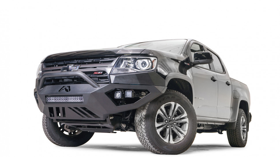 Передний бампер с центральной дугой Vengeance Chevrolet Colorado 21-22 Fab Fours CC21-D5152-1