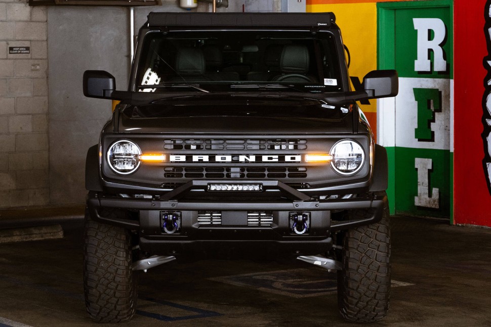 Дуга OEM бампера Bull Bar Ford Bronco 21-25 DV8 Offroad LBBR-04