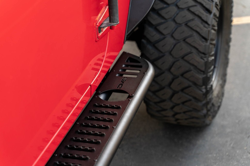 Боковые подножки Jeep Wrangler JK 07-18 4 Door OE Plus DV8 Offroad SRJK-08