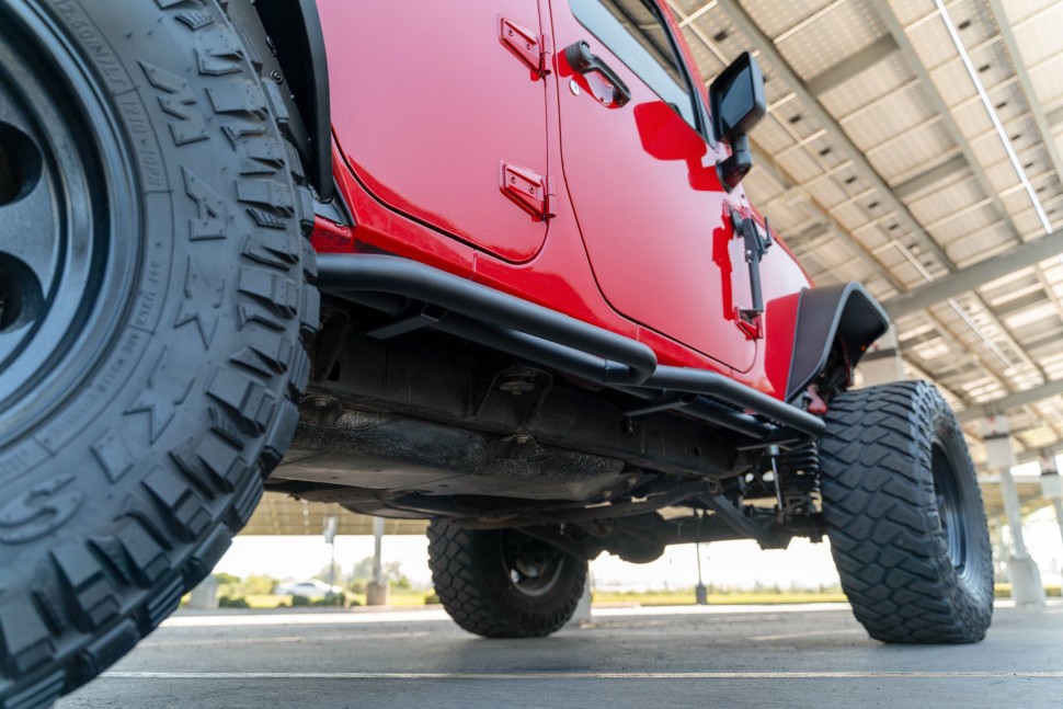 Боковые подножки Jeep Wrangler JK 07-18 4 Door OE Plus DV8 Offroad SRJK-08