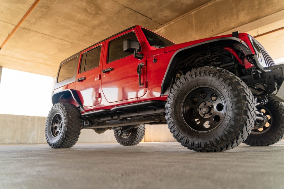 Боковые подножки Jeep Wrangler JK 07-18 4 Door OE Plus DV8 Offroad SRJK-08