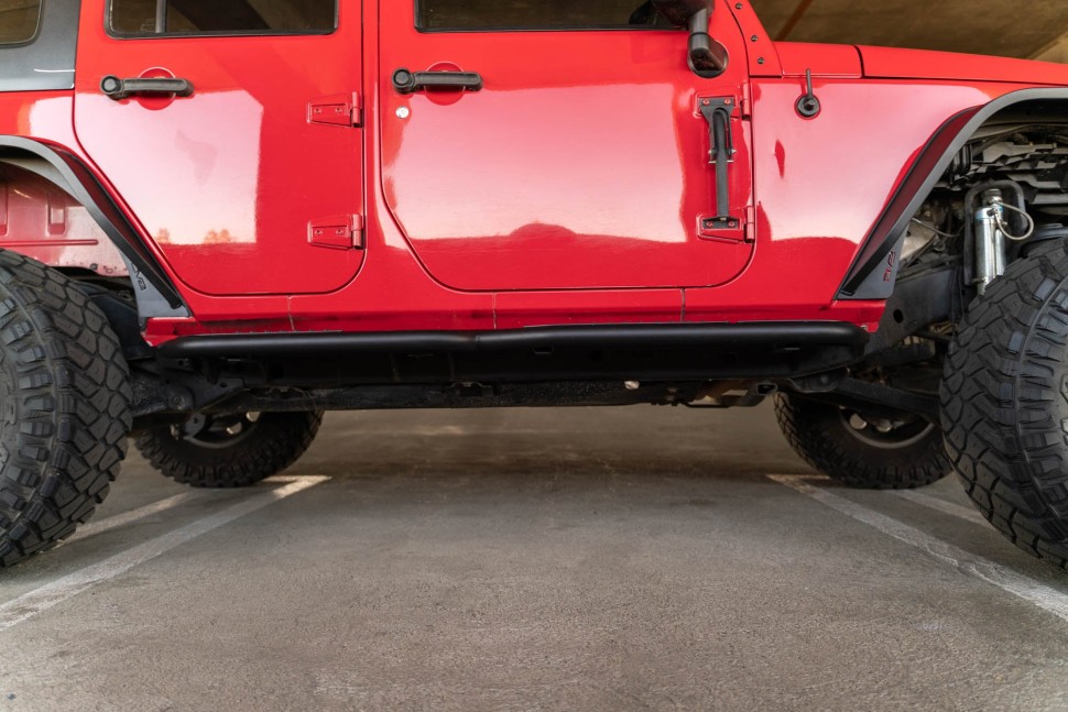 Боковые подножки Jeep Wrangler JK 07-18 4 Door OE Plus DV8 Offroad SRJK-08
