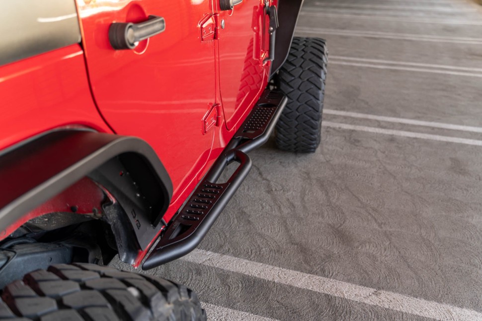 Боковые подножки Jeep Wrangler JK 07-18 4 Door OE Plus DV8 Offroad SRJK-08