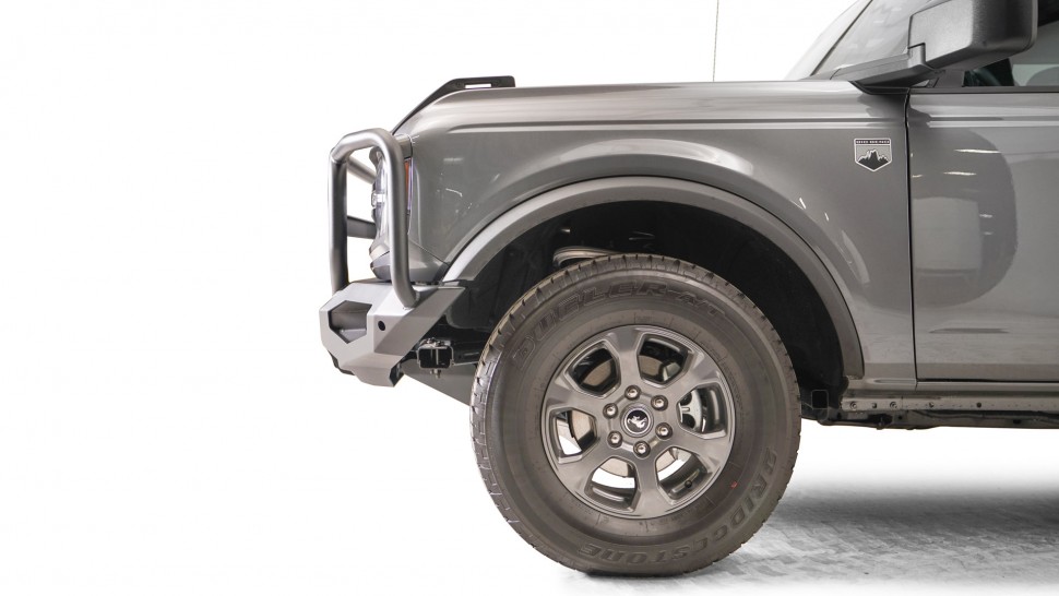 Передний бампер с защитной дугой Matrix Ford Bronco 21-22 Fab Fours FB21-X5250-1