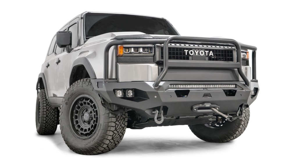 Передний бампер с защитной дугой Toyota Land Cruiser 250 24-26 Matrix Fab Fours TL24-X6750-1
