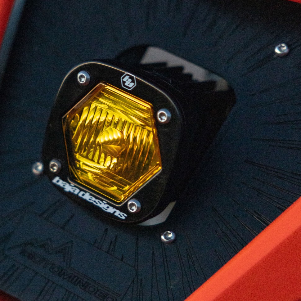 Дополнительная LED фара 2.1x2.1" Work/Scene S1 Baja Designs 380006