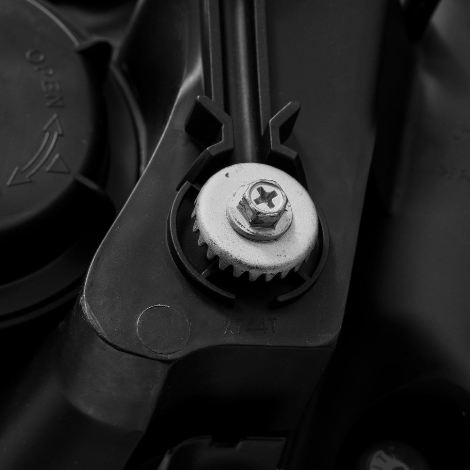 Комплект передних галогеновых фар Toyota 4Runner 10-13 PRO-Series AlphaRex 880754