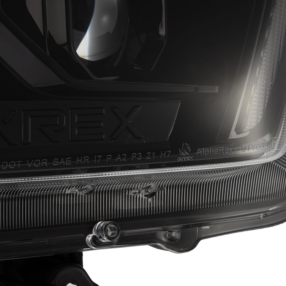 Комплект передних галогеновых фар Toyota 4Runner 10-13 PRO-Series AlphaRex 880754