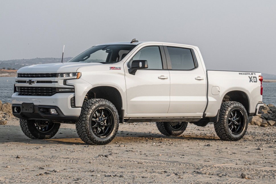 Moto Metal MO970290673B12US MO970 Wheel Gloss Black W/Milled Spoke & Moto Metal On Lip 20x9 +12