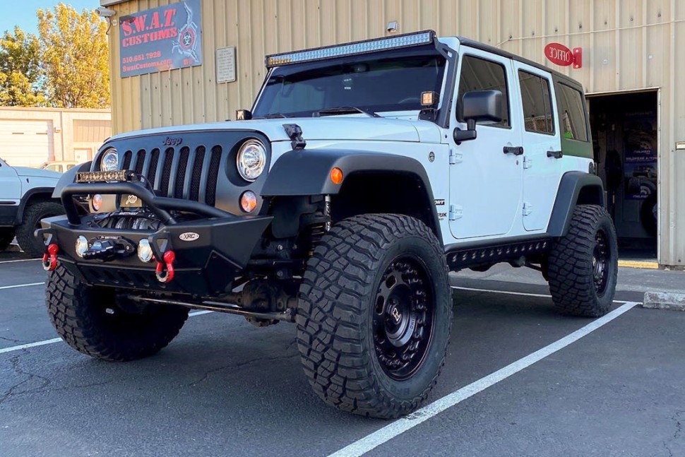 Колісний диск Black Rhino Axle Gloss White 18x9.5 ET-18 1895AXL-86140W12