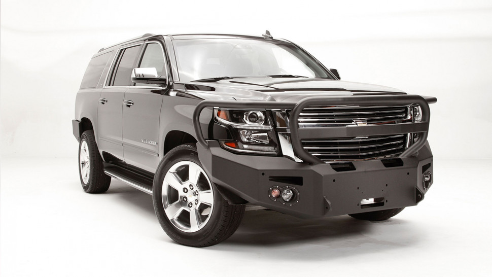 Передний бампер с защитной дугой Premium Chevrolet Suburban 15-20 Fab Fours CS15-F3550-1
