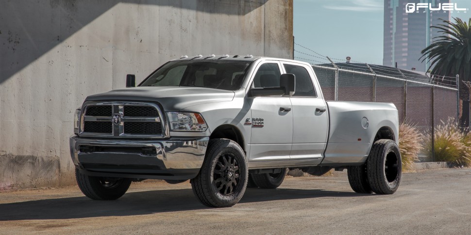 Колесный диск Fuel Off Road Blitz Gloss Black 22x12 ET-44 D67522201747