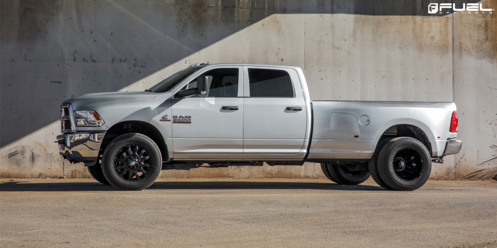 Колесный диск Fuel Off Road Blitz Gloss Black 22x12 ET-44 D67522201747