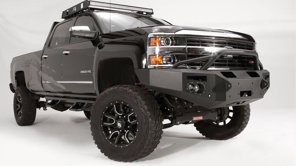 Передний бампер Premium с дугами Chevrolet Silverado 2500/3500 03-07 Fab Fours CH05-A1350-1