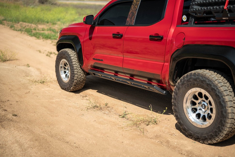 Пороги Rock Sliders Toyota Tacoma 24-25 Double Cab DV8 Offroad SRTT1-04