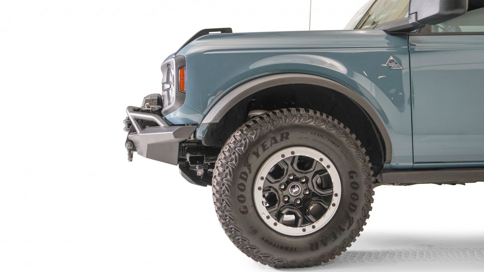 Передний бампер с центральной дугой Stubby Ford Bronco 21-22 Fab Fours FB21-B5252-1