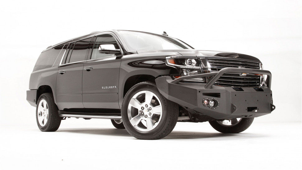 Передний бампер с центральной дугой Premium Chevrolet Suburban 15-20 Fab Fours CS15-F3552-1
