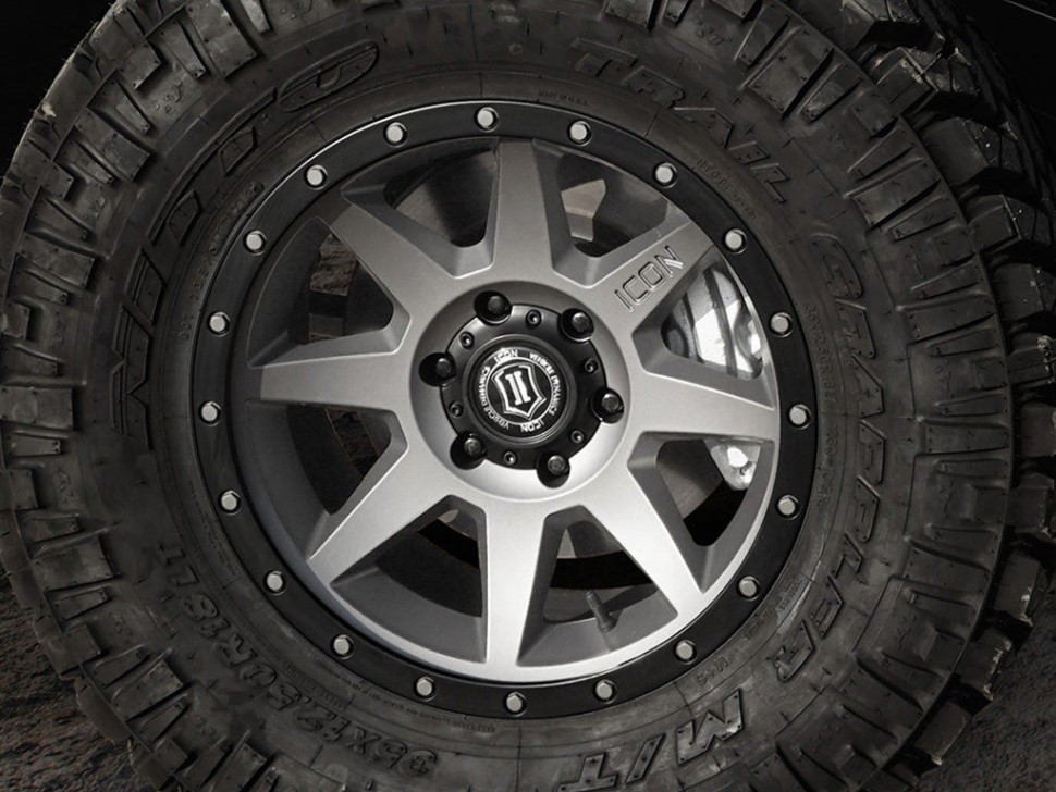 Комплект чорних колісних гайок M12x1.5 24 шт з ключем Icon Vehicle Dynamics 89121524B