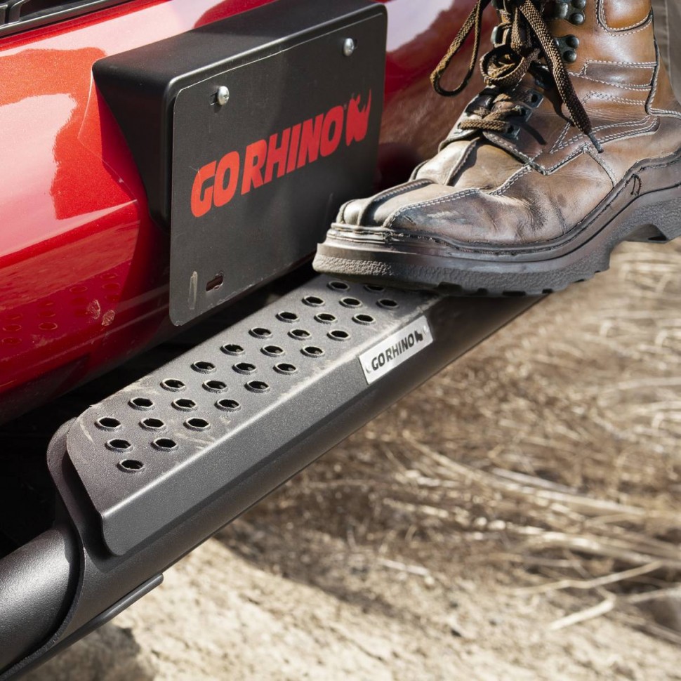 Кенгурятник с подножкой с креплениями Nissan Titan XD 16-23 RC3 LR Go Rhino 5622620LT