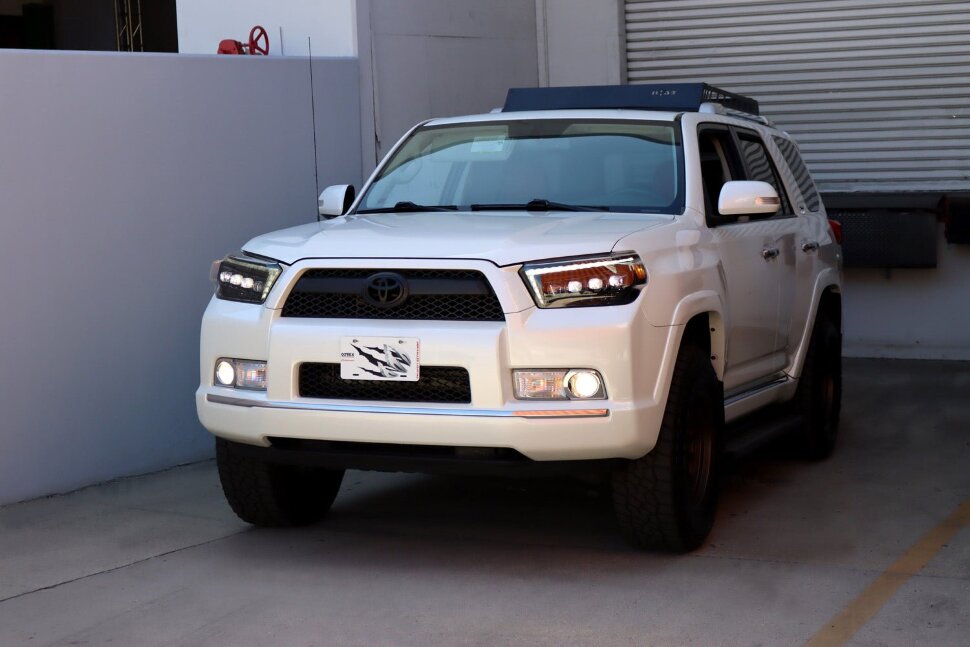 Комплект передніх Led фар Toyota 4Runner 10-13 NOVA-Series AlphaRex 880758