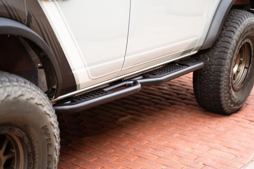 DV8 Offroad SRBR-02 OE Plus Side Steps Ford Bronco 21-25 4 Door