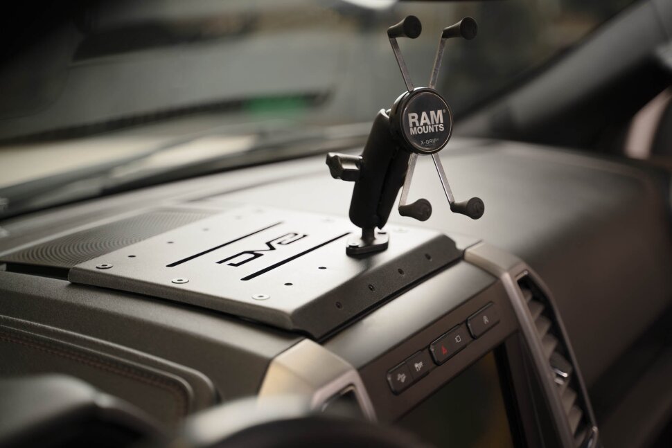 Кріплення для гаджета на панель Ford F-150/F-250/F-350 15-21 DV8 Offroad DMFF-01