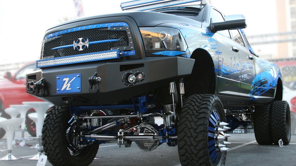 Бампер передній Premium Dodge Ram 2500/3500 16-18 Fab Fours DR16-C4051-1